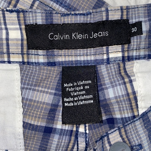 Calvin Klein Jeans Men's Plaid Shorts - Picture 6 of 7